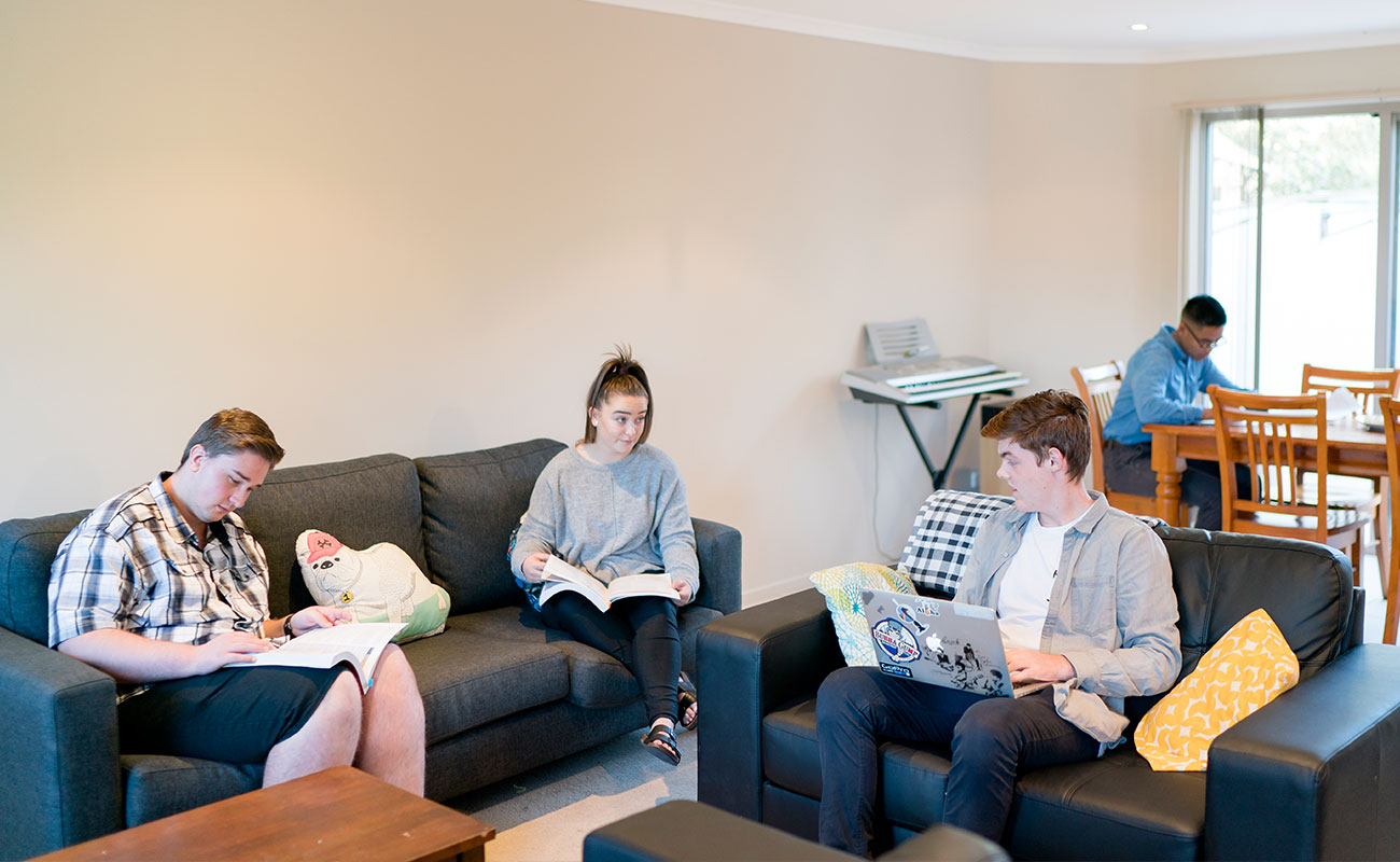 Canberra Accommodation Live Near Acu