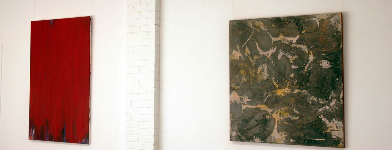 Photograph of McGlade Gallery hosting the exhibition 3 Abstract Painters.