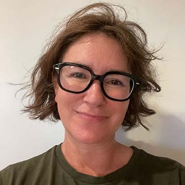 Dr Vicky Saunders