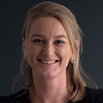 Dr Suzanna Russell