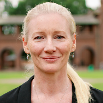 Dr Nicki Brake